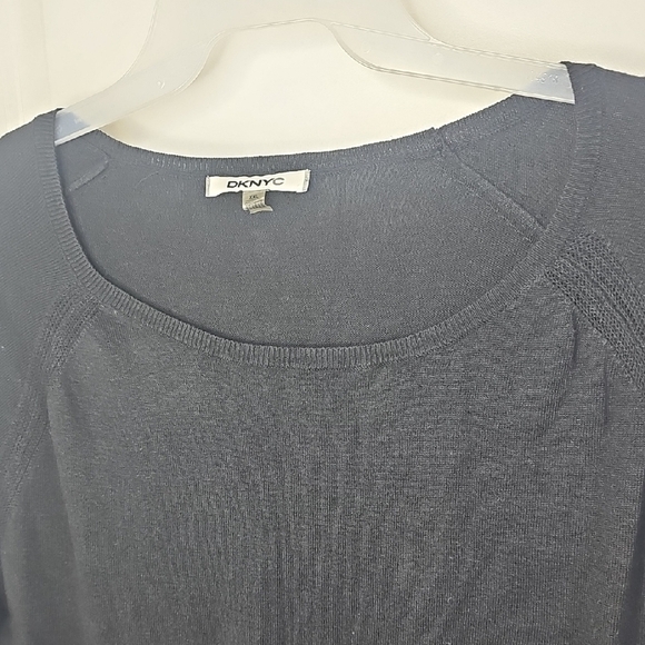 DKNYC Women's Black Sheer Hem Blouse Size XXL - Picture 4 of 9